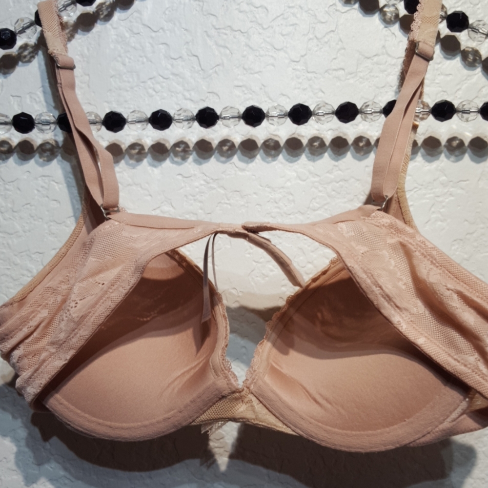 Victoria's secret body push up nude 34B - Picture 2 of 5